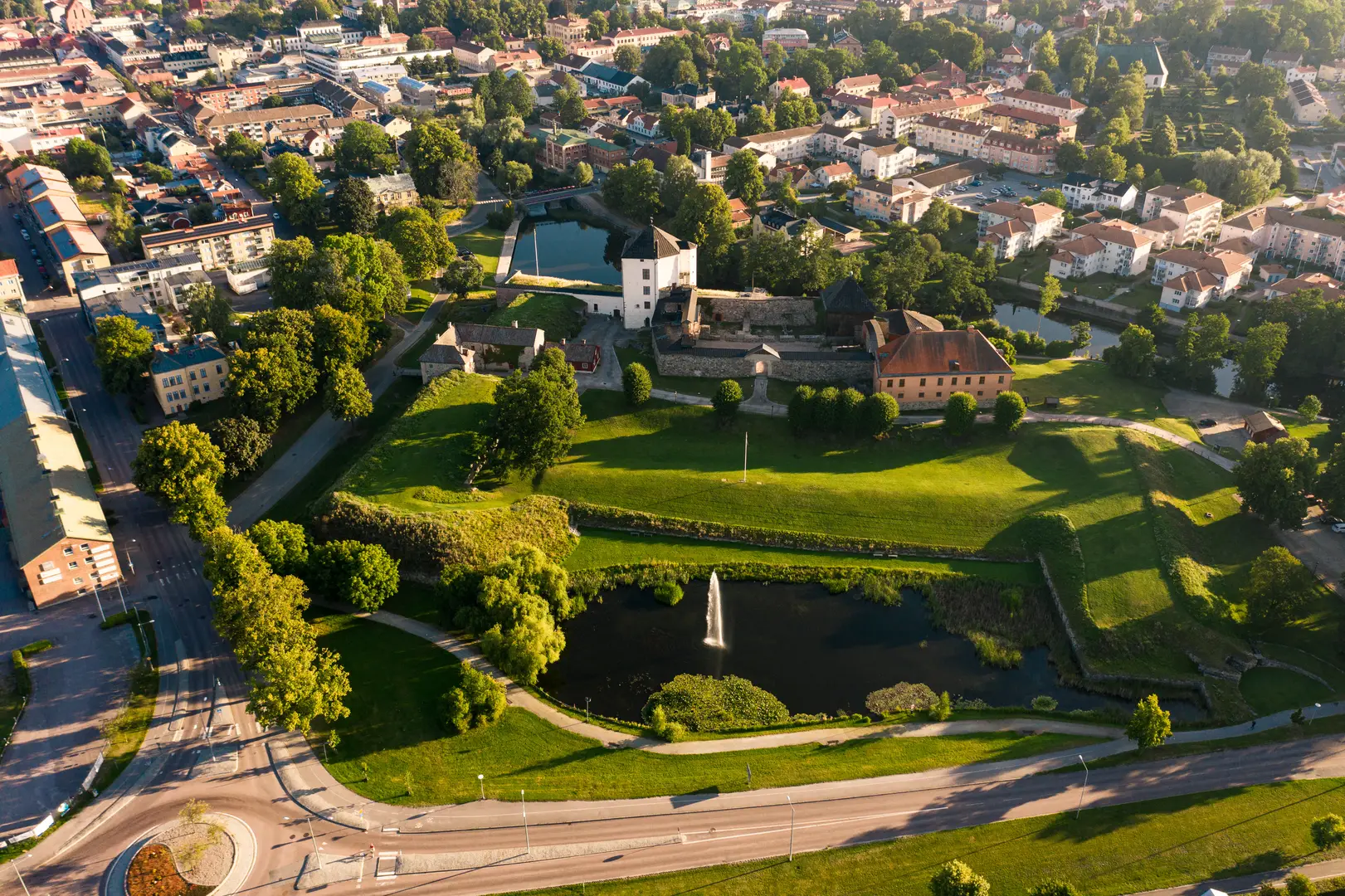 Vy över Lindesberg, där vi arbetar med ventilation i bostäder och fastigheter